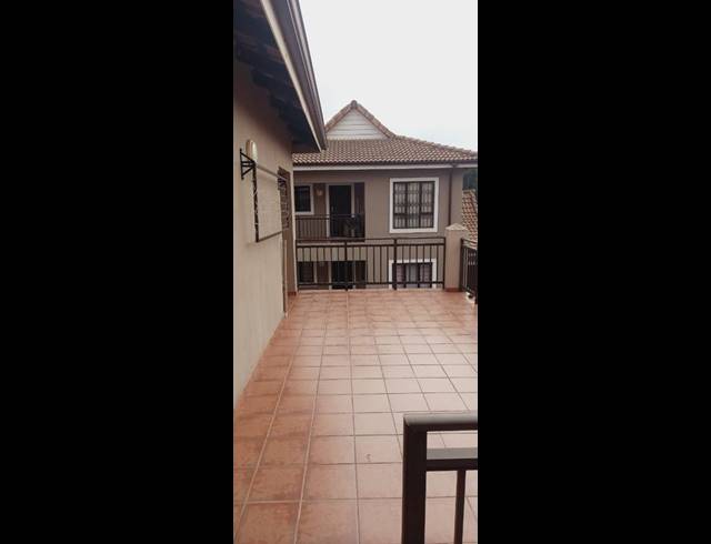 3 BEDROOM APARTMENT FOR SALE IN WINKLESPRUIT